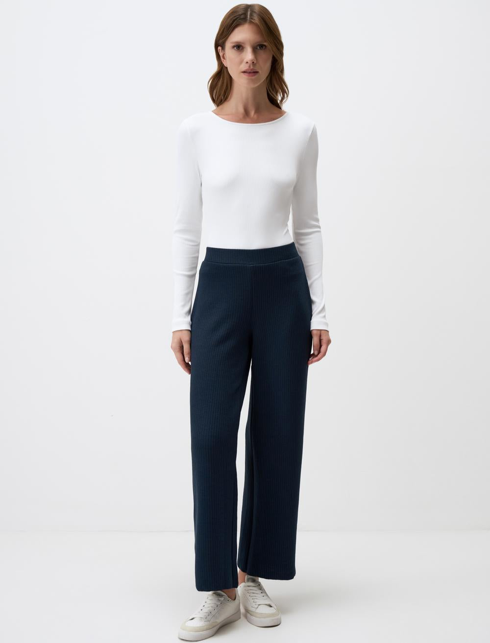 Line Patterned High Waist Relaxed Fit Pants
