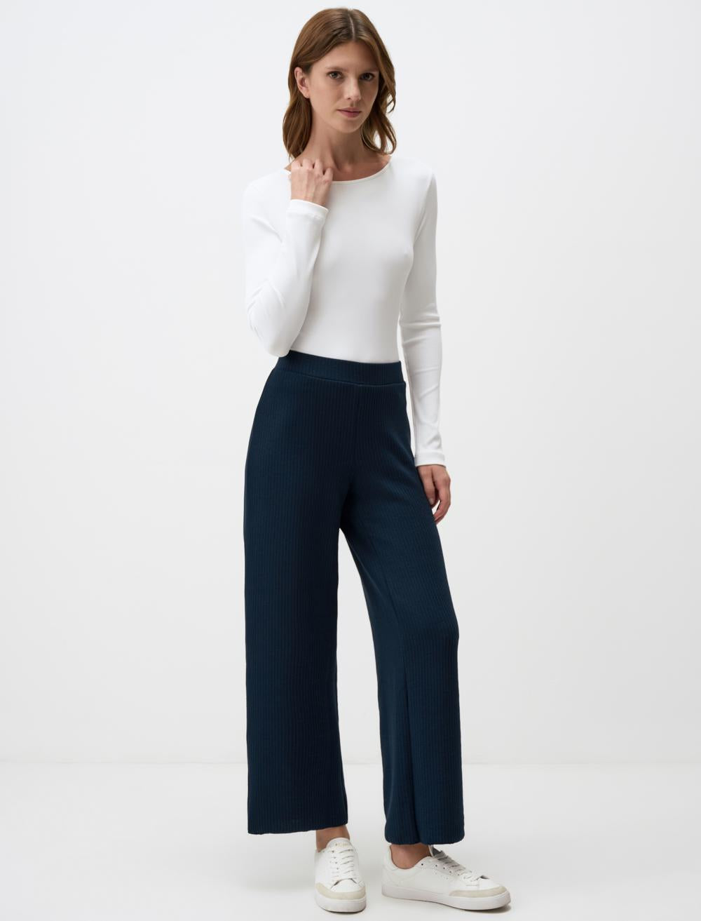 Line Patterned High Waist Relaxed Fit Pants