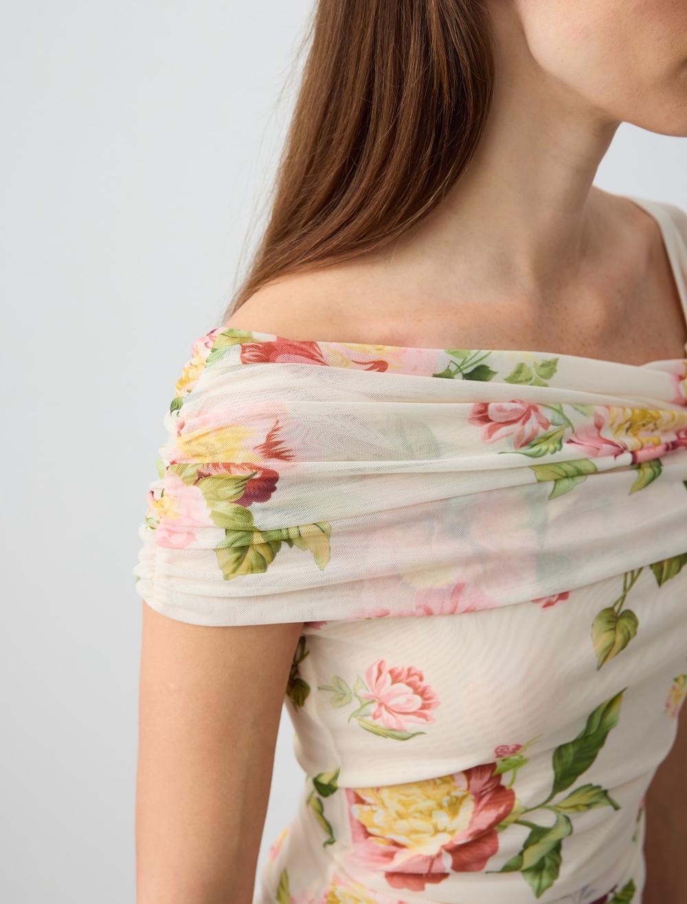 Slim Fit Sleeveless-Sleeve Blouse - 5SW033824
