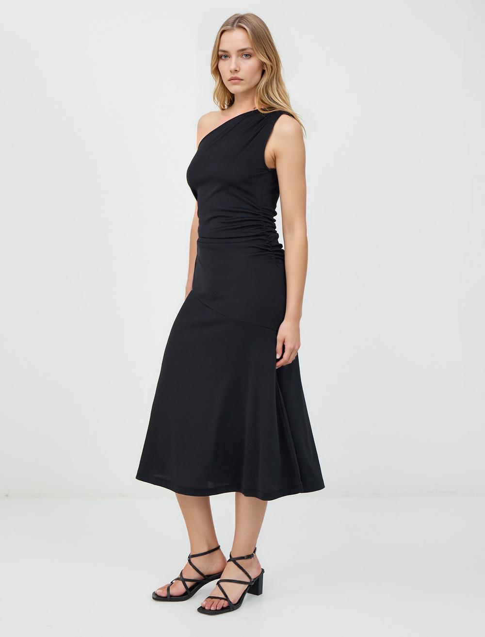 Slim Fit Dress - Black - 5WW065566900