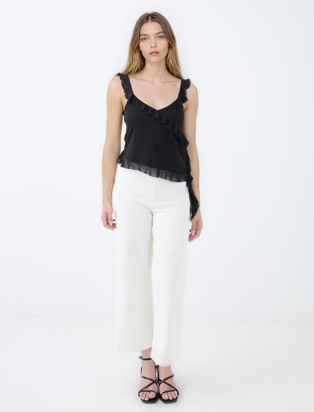 Slim Fit V-Neck Spaghetti Straps-Sleeve Blouse - Black - 5SW034788900