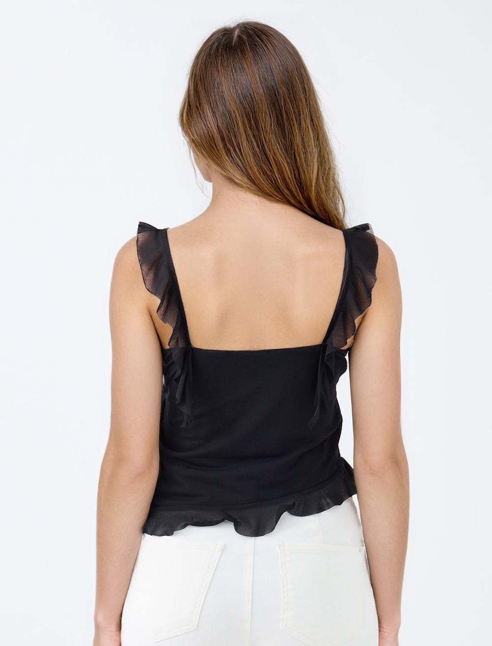 Slim Fit V-Neck Spaghetti Straps-Sleeve Blouse - 5SW034788