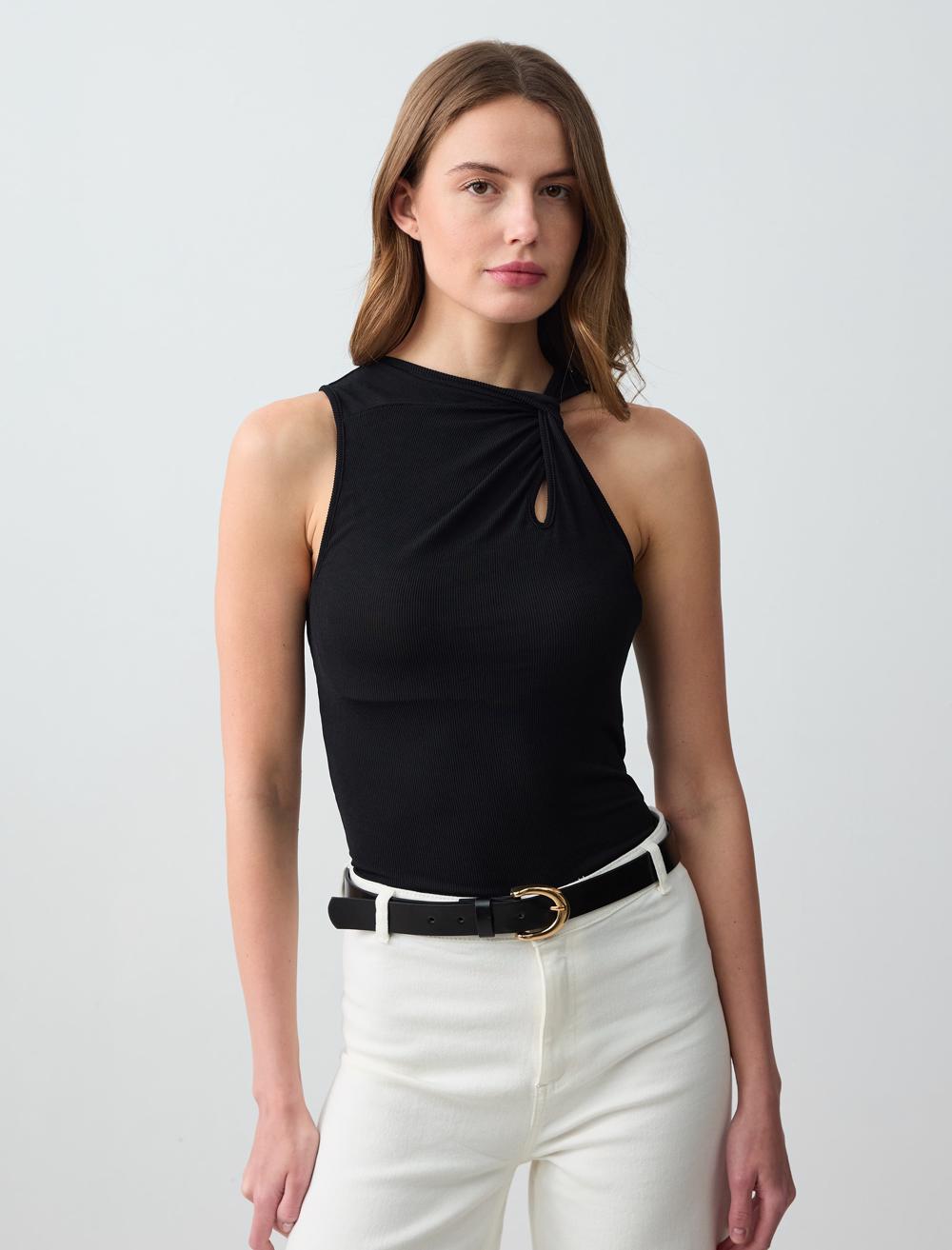 Slim Fit Sleeveless-Sleeve Blouse - 5SW034546