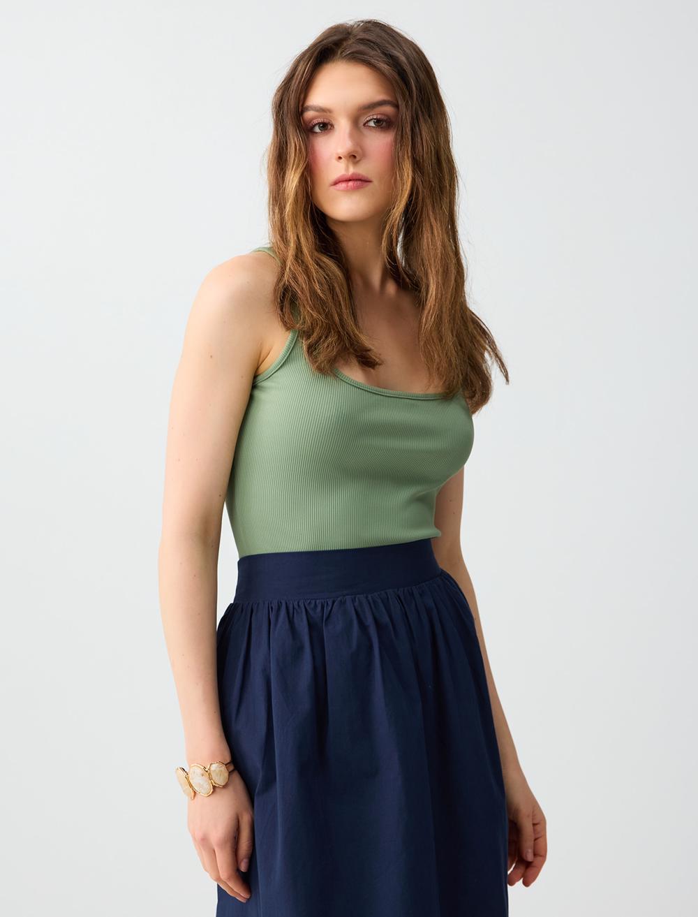 Slim Fit Square Neck Spaghetti Strap Singlet - Light Green - 6SW015199375