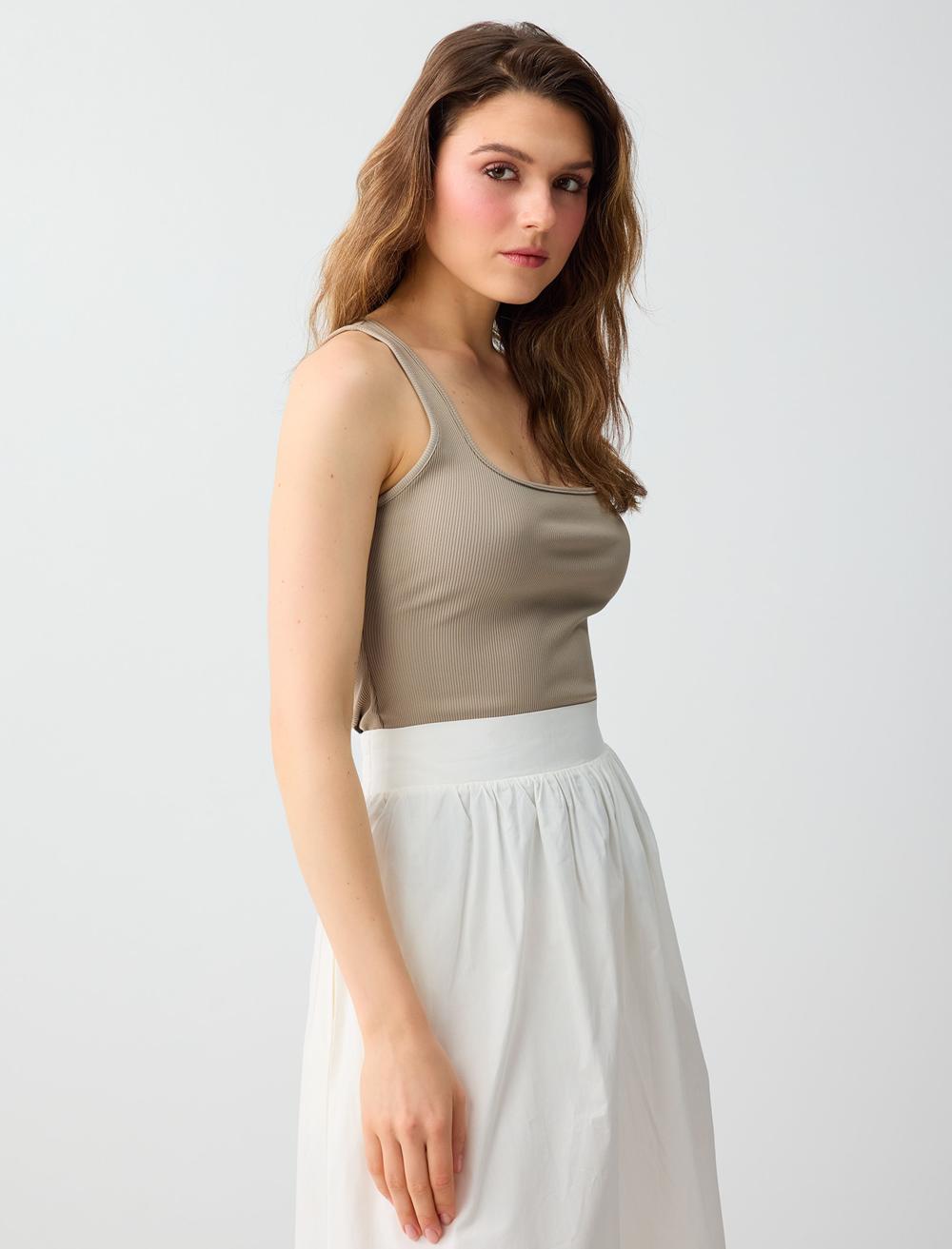Slim Fit Square Neck Spaghetti Strap Singlet - Beige - 6SW015199927