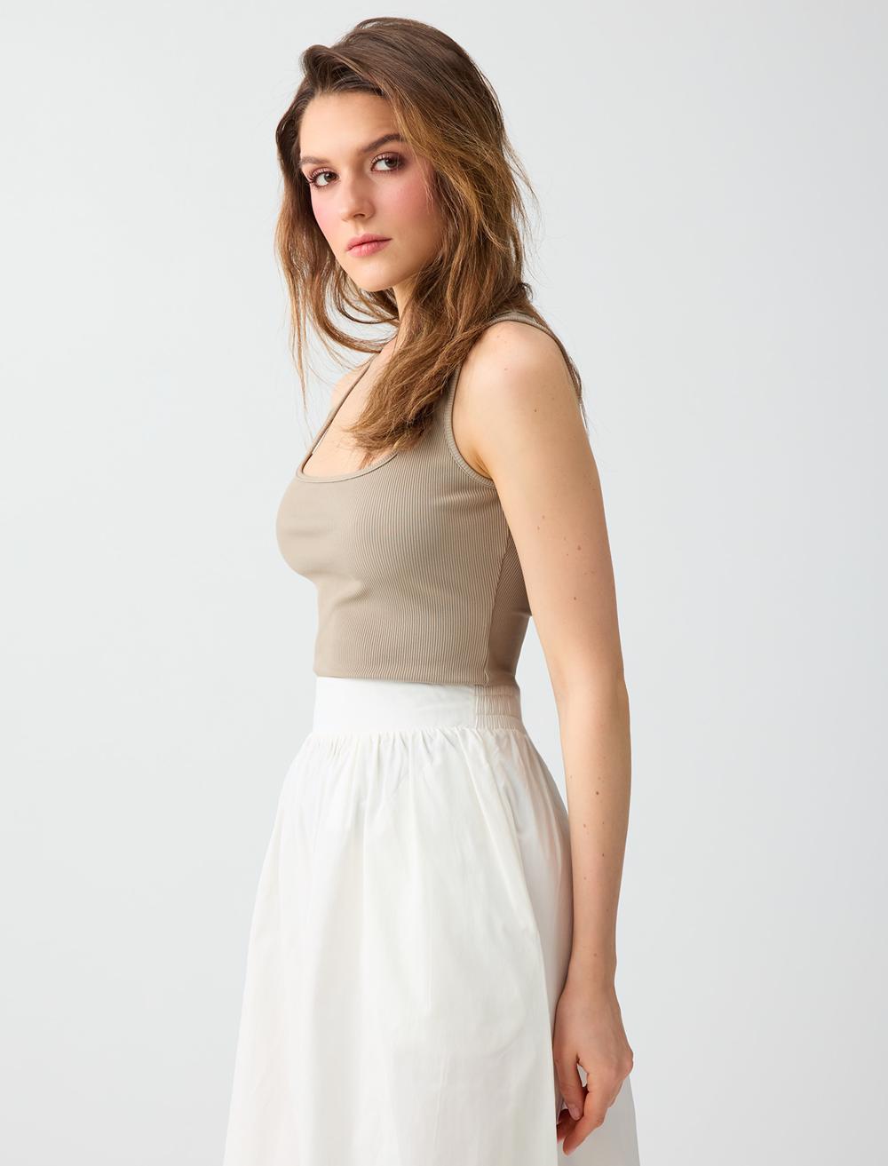 Slim Fit Square Neck Spaghetti Strap Singlet - Beige - 6SW015199927