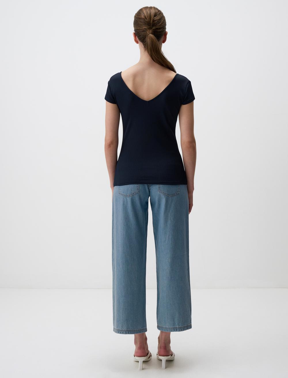 Slim Fit Short Sleeved U Neck Basic Top - 24SBBJ2019