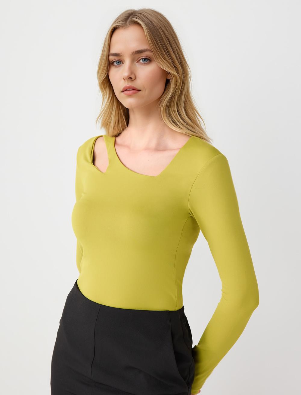 Slim Fit Long-Sleeve Blouse - 5WW035637