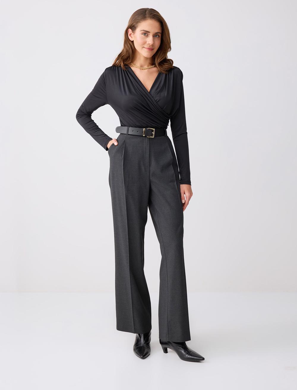 Slim Fit Long Sleeve Cross Neck Knit Blouse - 5WW035445