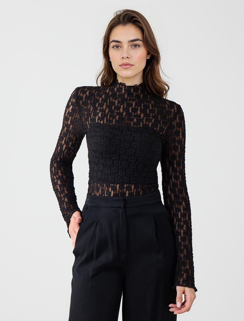 Slim Fit Long-Sleeve Blouse