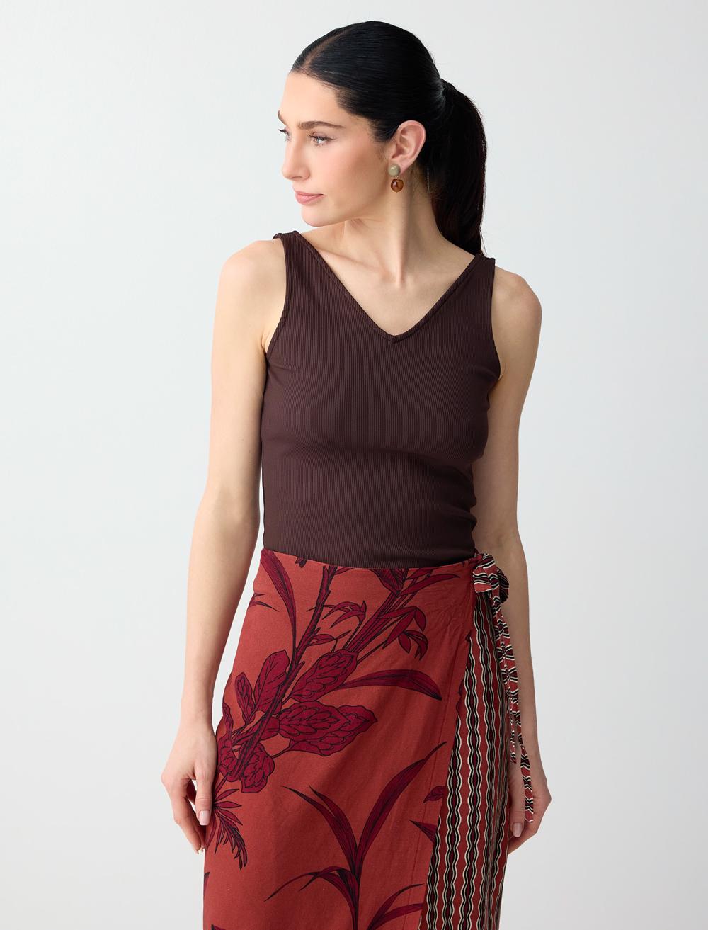 Slim Fit V-neck Sleeveless Singlet - Bitter Brown - 6SW016793803