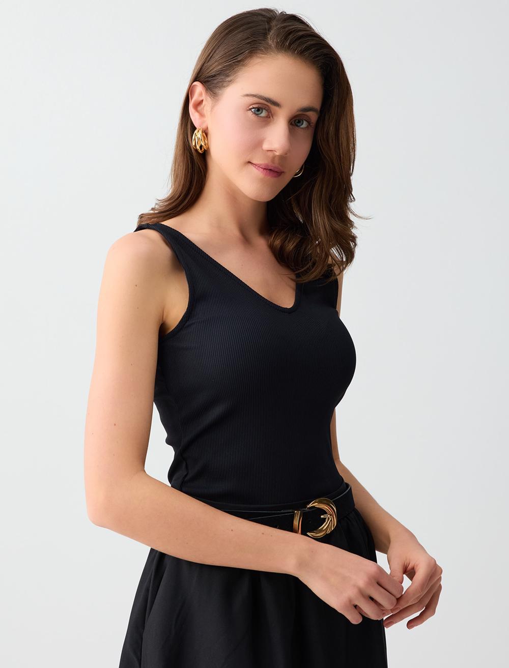 Slim Fit V-neck Sleeveless Singlet - Black - 6SW016793900