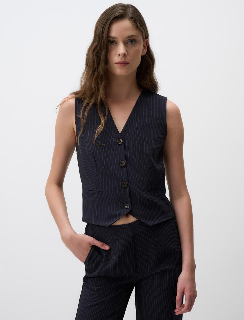 Slim Fit V-Neck Sleeveless-Sleeve Waistcoat - 4WW01470940