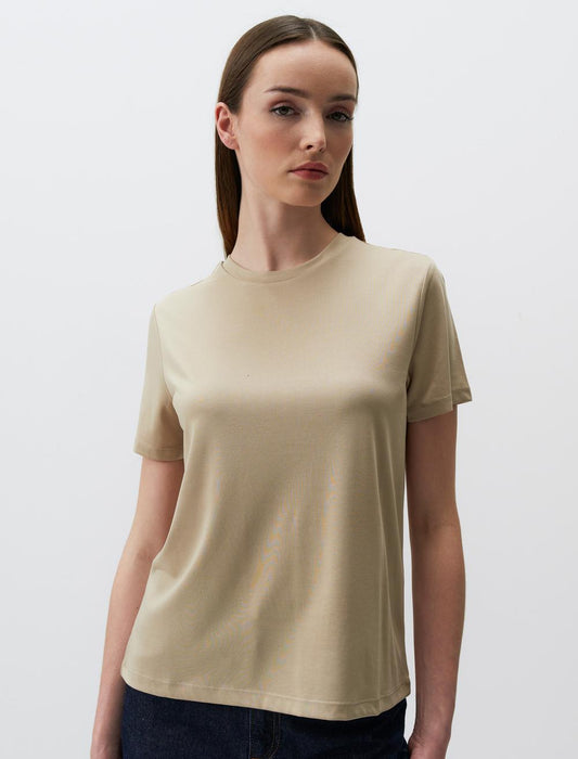 Straight Fit Crew Neck Short Sleeved Basic Jersey T-Shirt