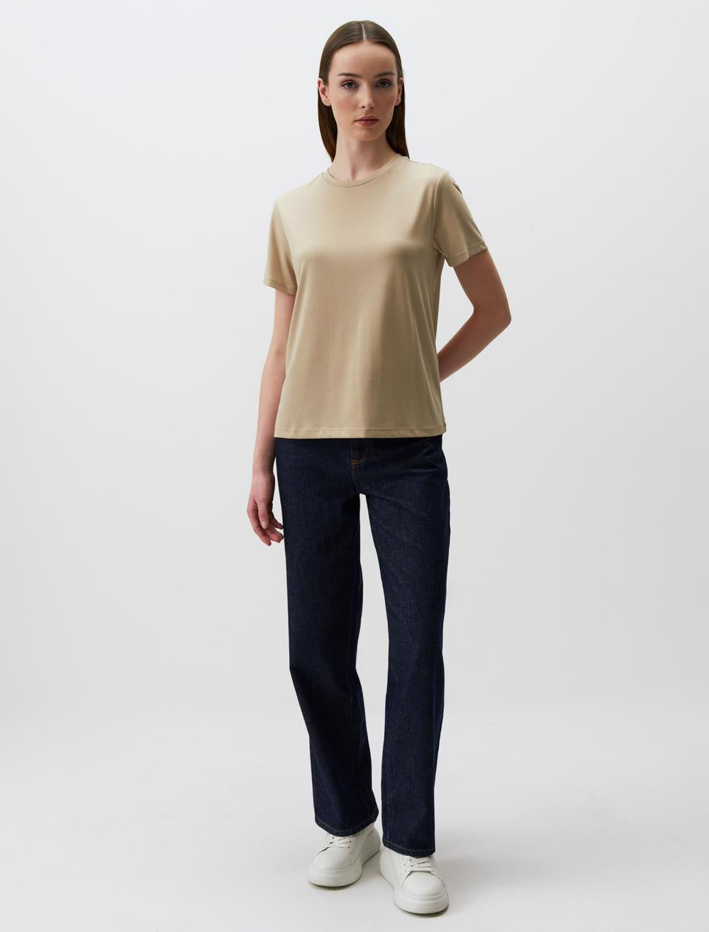 Straight Fit Crew Neck Short Sleeved Basic Jersey T-Shirt