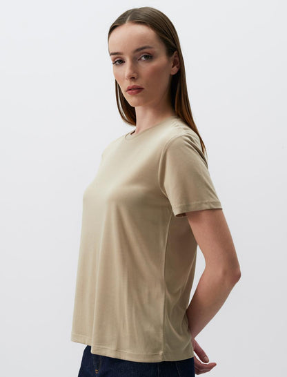 Straight Fit Crew Neck Short Sleeved Basic Jersey T-Shirt