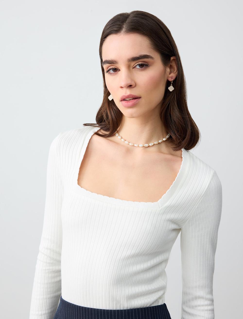 Straight Cut Square Neck Long Sleeve Knitted Blouse