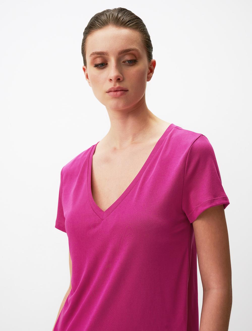 Straight Fit V-Neck Short Sleeved Basic T-Shirt - Fuchsia