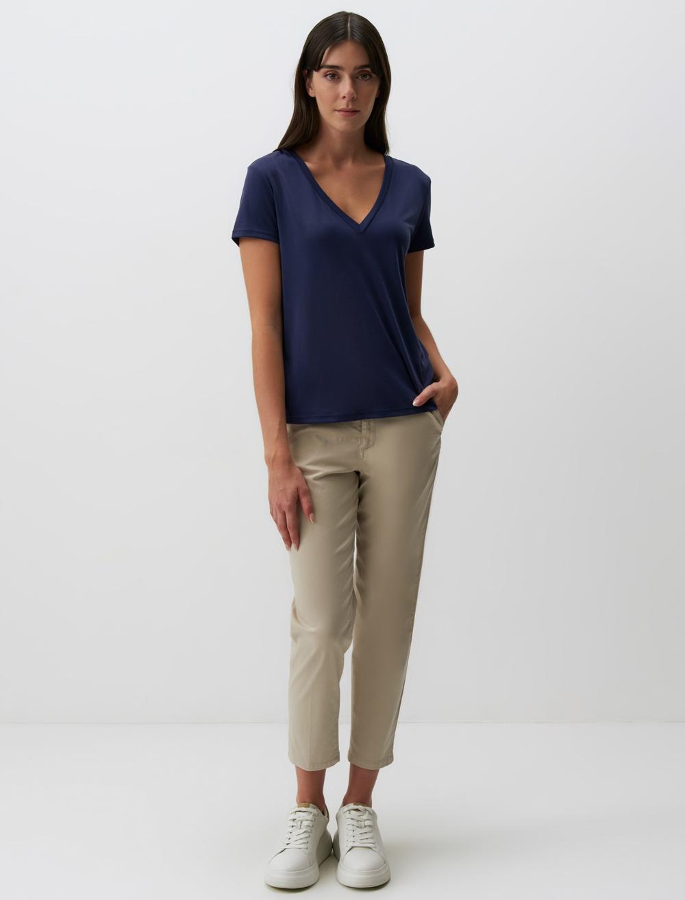 Straight Fit V-Neck Short Sleeved Basic T-Shirt