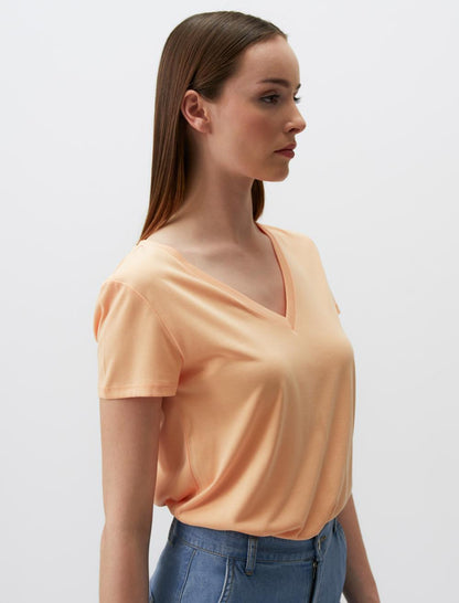 Straight Fit V-Neck Short Sleeved Basic T-Shirt