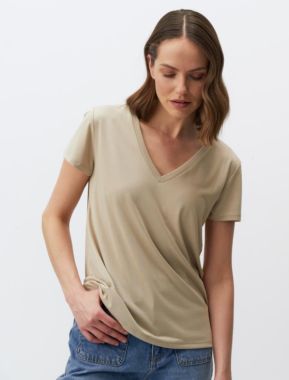 Straight Fit V-Neck Short Sleeved Basic T-Shirt