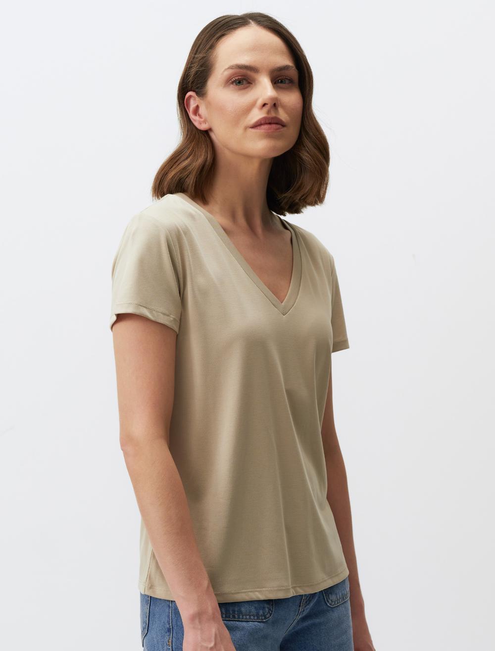 Straight Fit V-Neck Short Sleeved Basic T-Shirt