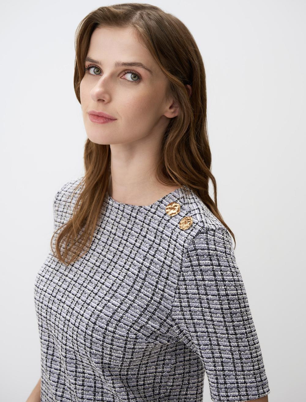 Loose Fit Crew Neck Short-Sleeve Blouse - 4WW071407