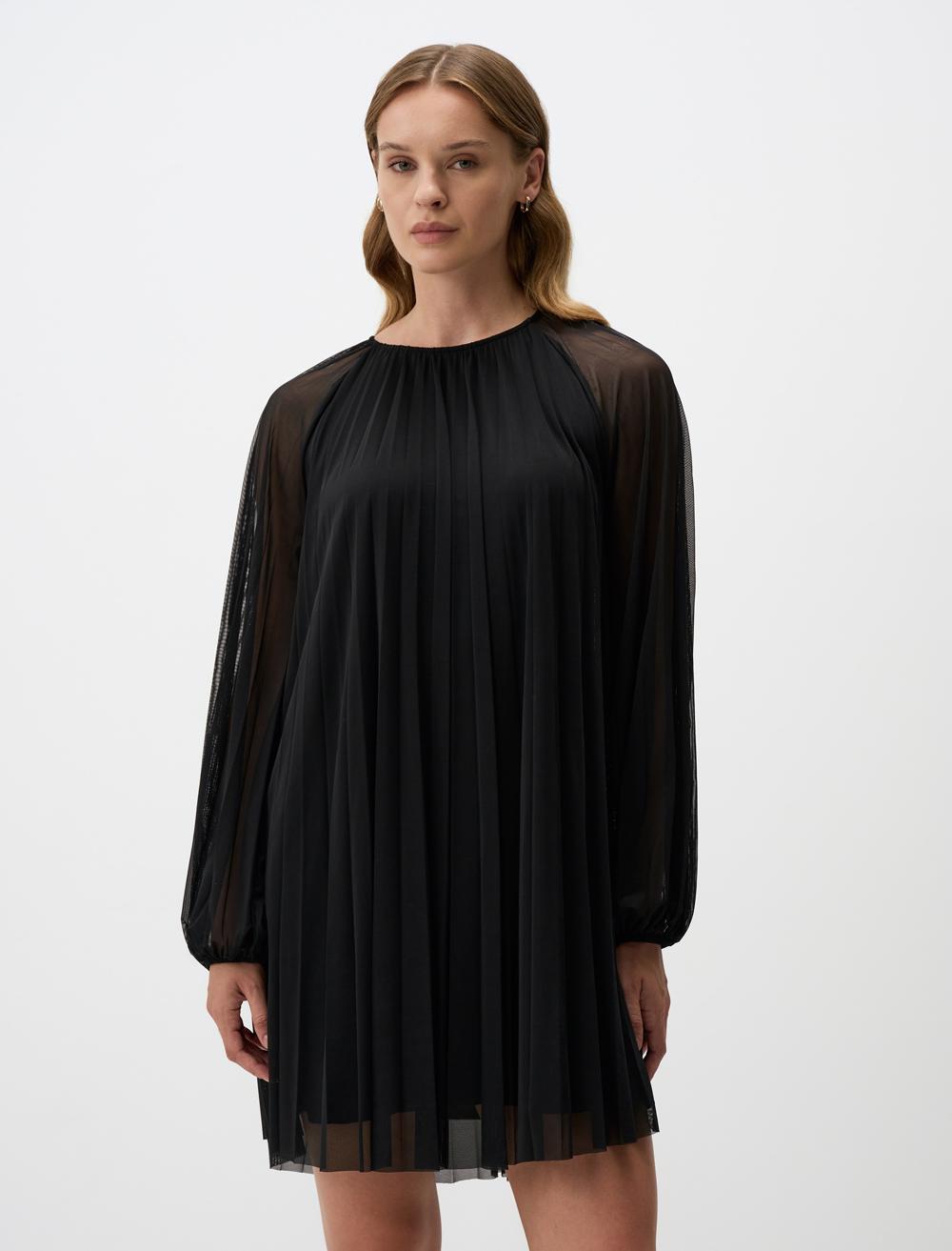 Round Neck Pleated Mini Dress