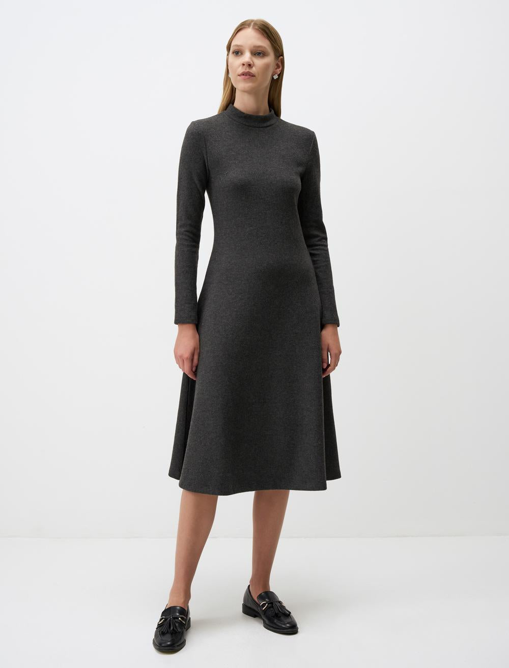 Half Turtleneck Long Sleeved Elegant Midi Dress
