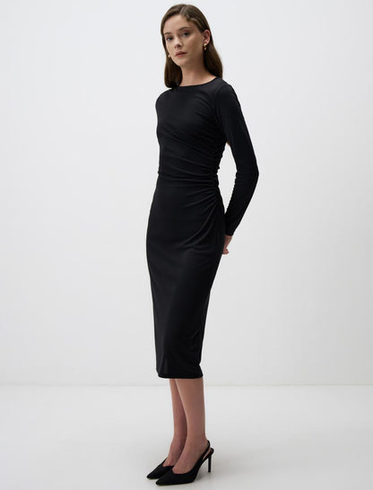 Asymmetric Neckline Relaxed Fit Knitted Midi Dress