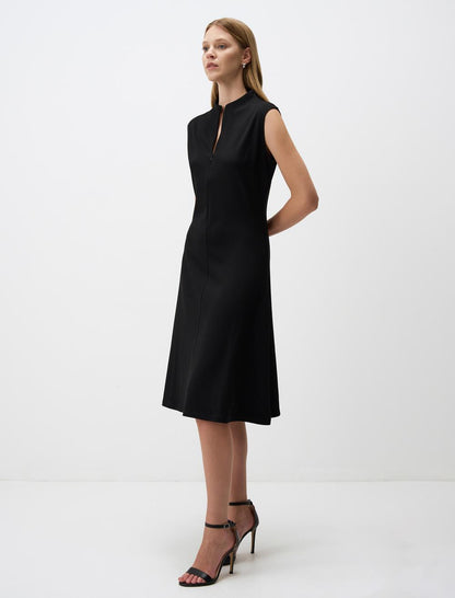 Zero Neck Sleeveless Midi Dress