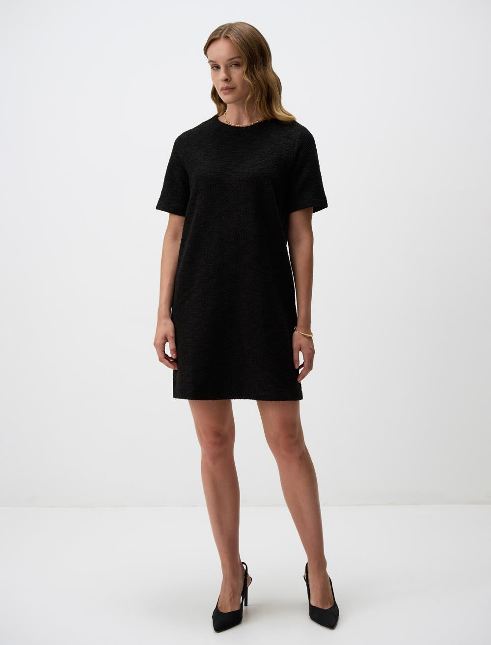 Round Neck Short Sleeve Mini Dress