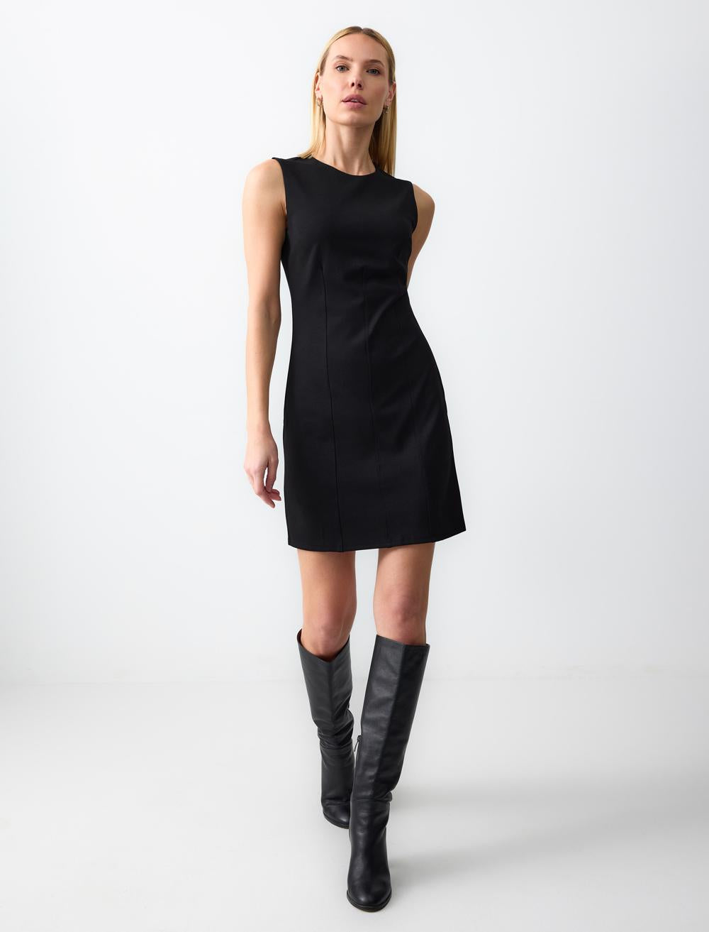 Round Neck Sleeveless Slim Fit Knitted Mini Dress