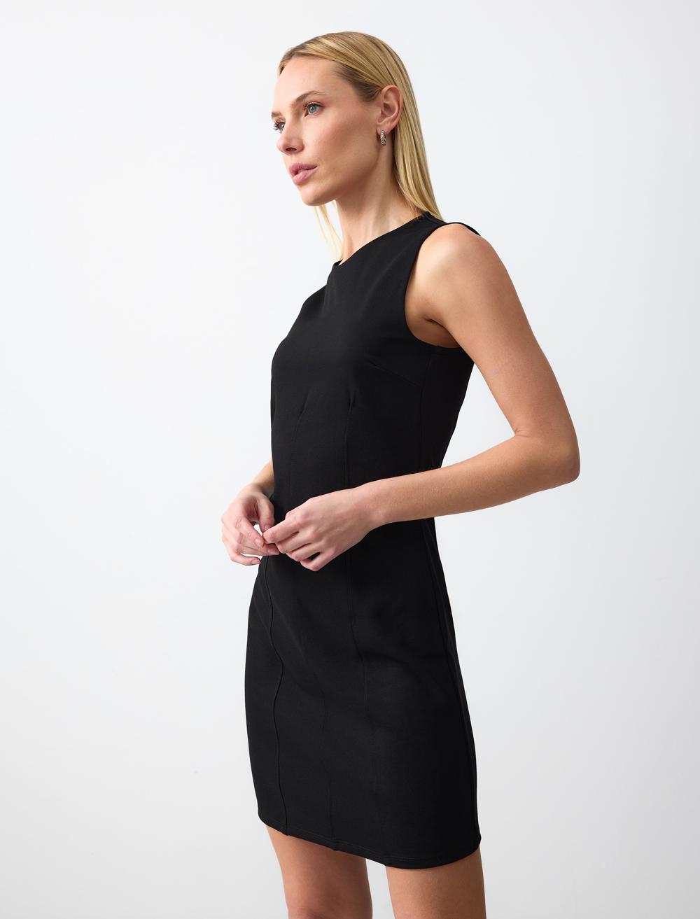 Round Neck Sleeveless Slim Fit Knitted Mini Dress