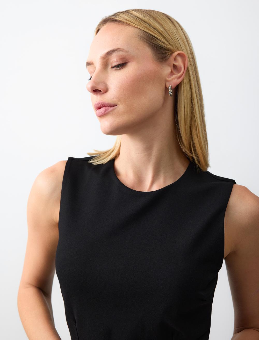 Round Neck Sleeveless Slim Fit Knitted Mini Dress