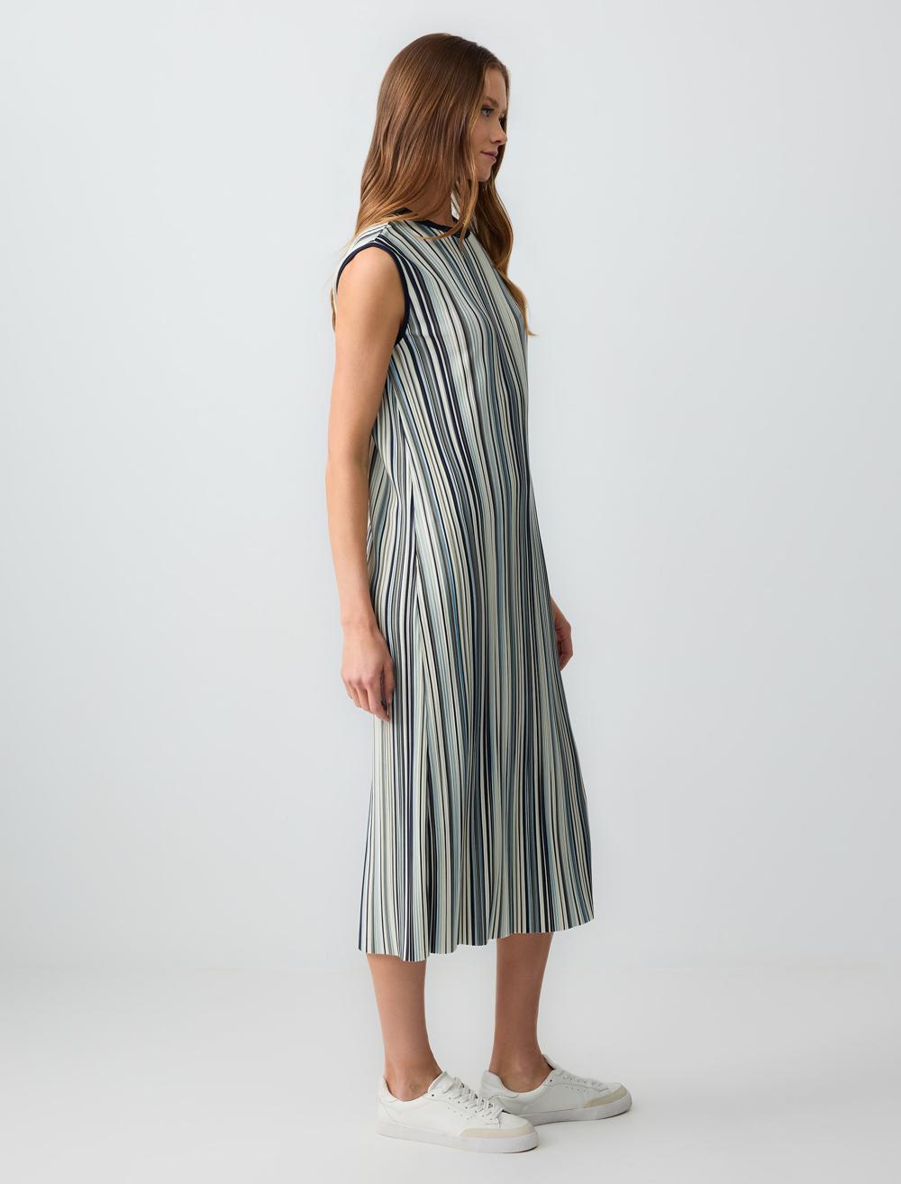 Relaxed Fit Crew-Neck Striped Knitted Midi Dress