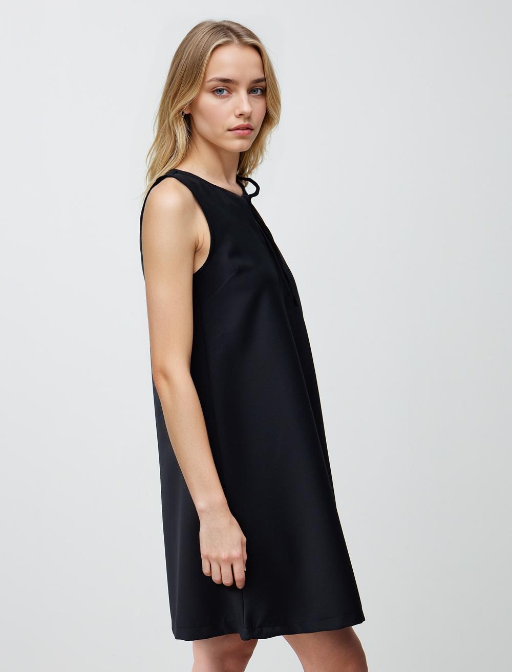 Loose Fit Sleeveless-Sleeve Dress - Black - 5SW064774900