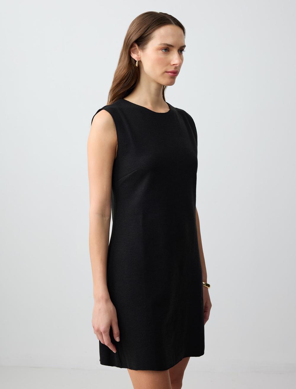 Crew Neck Sleeveless-Sleeve Dress - Black - 5SW065008900