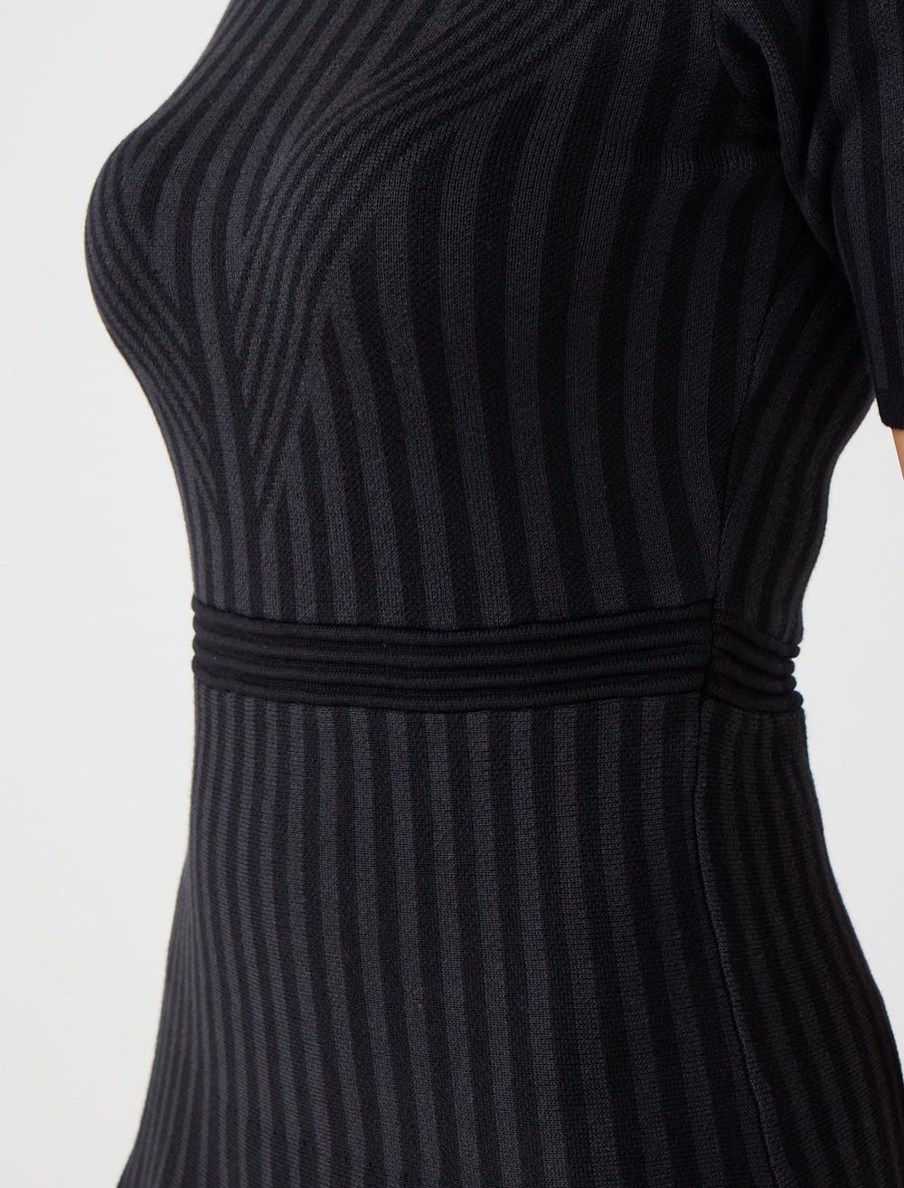 Slim Fit Crew Neck Short-Sleeve Dress - Black - 5WW065656900