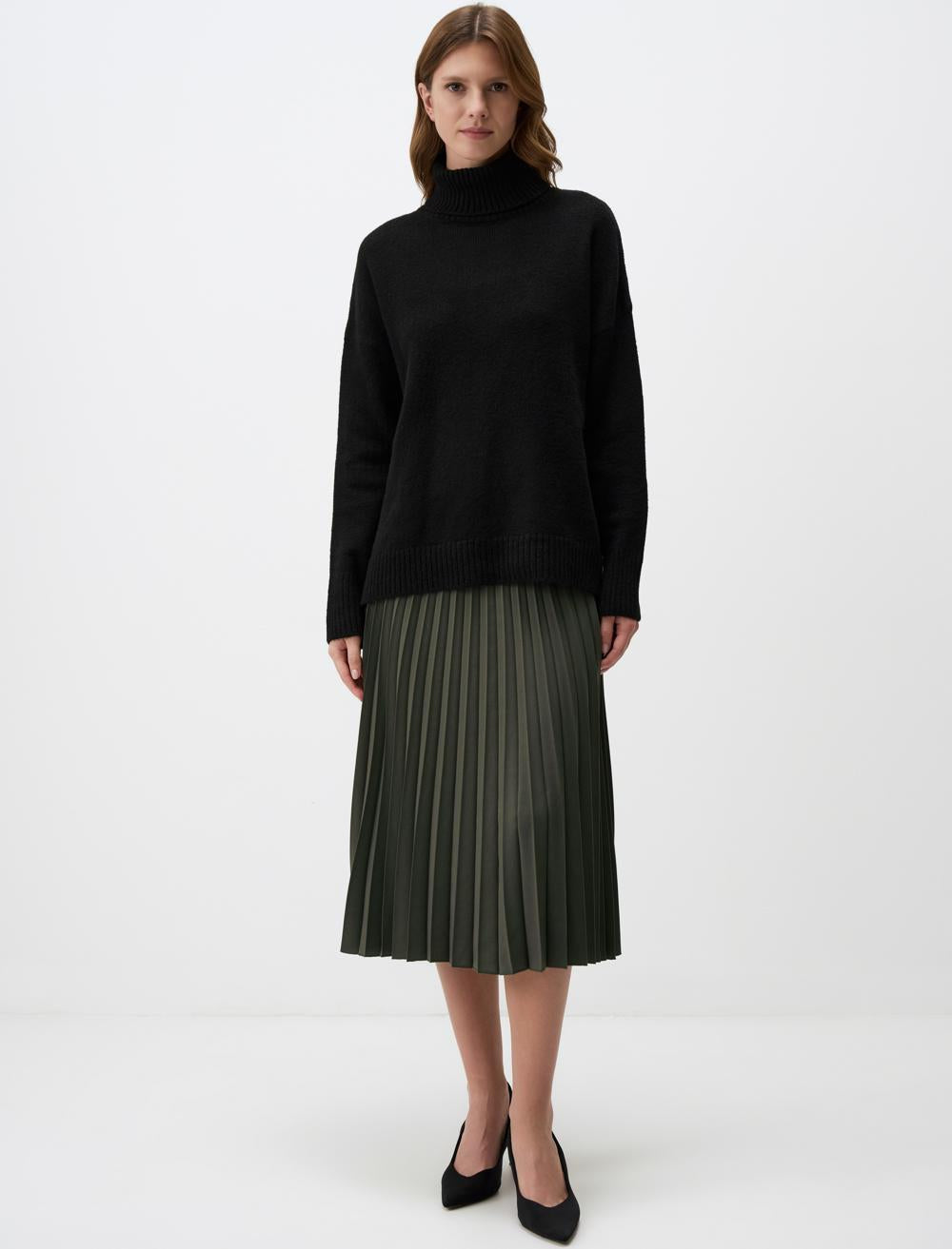 Relaxed Fit High Waist Pleated Midi Skirt