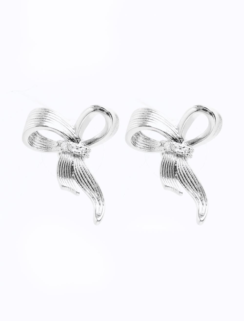 Elegant bow-shaped earrings