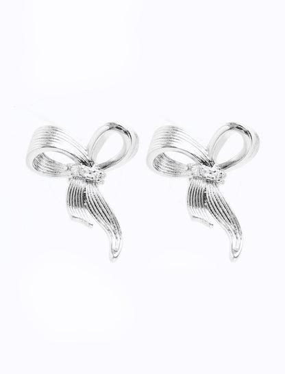 Elegant bow-shaped earrings