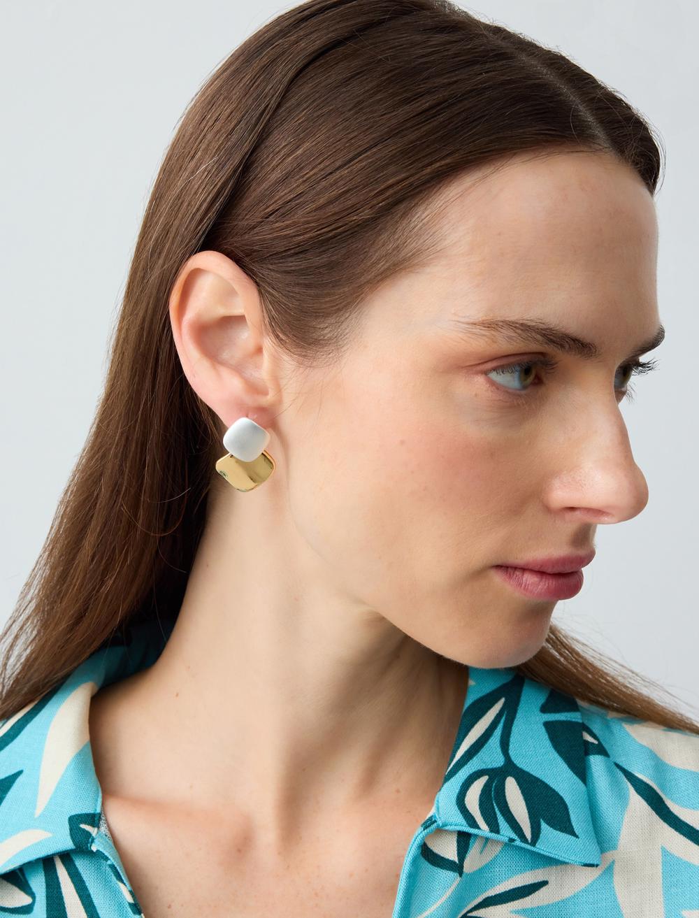 Pair of Square-shaped Earrings