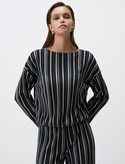 Boat Neck Line Patterned Knitted Blouse