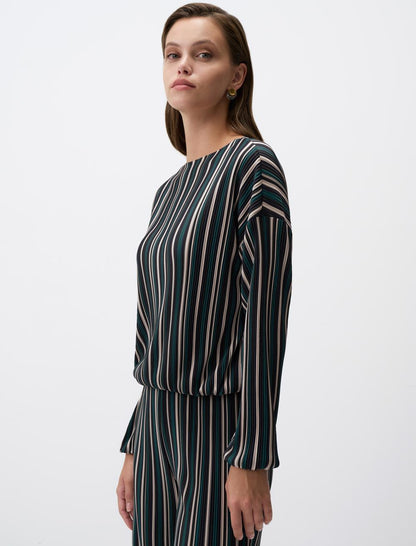 Boat Neck Line Patterned Knitted Blouse