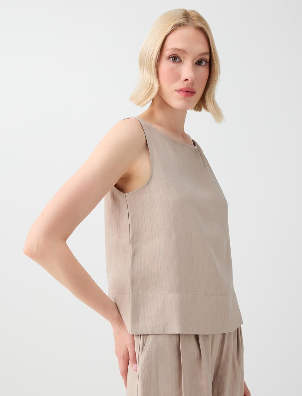Normal Fit Off-the-shoulder Sleeveless Blouse - Beige - 6SW032233927
