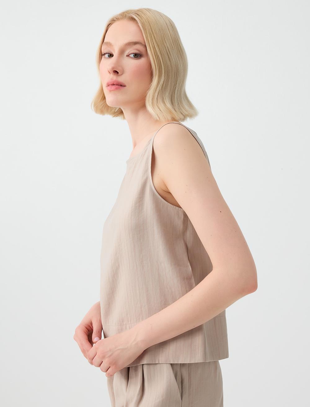 Normal Fit Off-the-shoulder Sleeveless Blouse - Beige - 6SW032233927