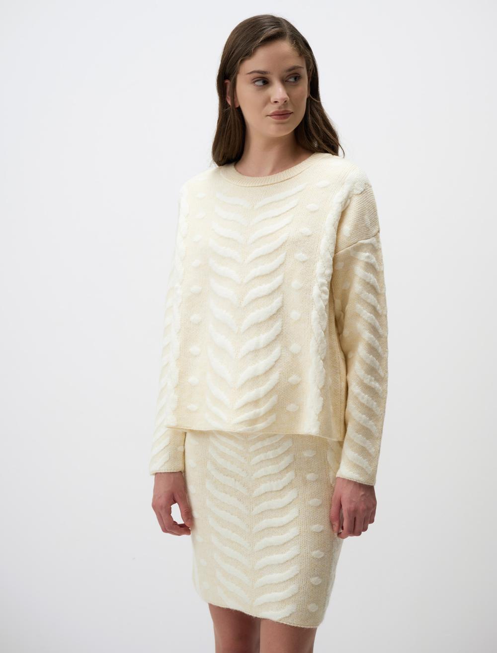 Crew-Neck Houndstooth Patterned Sweater
