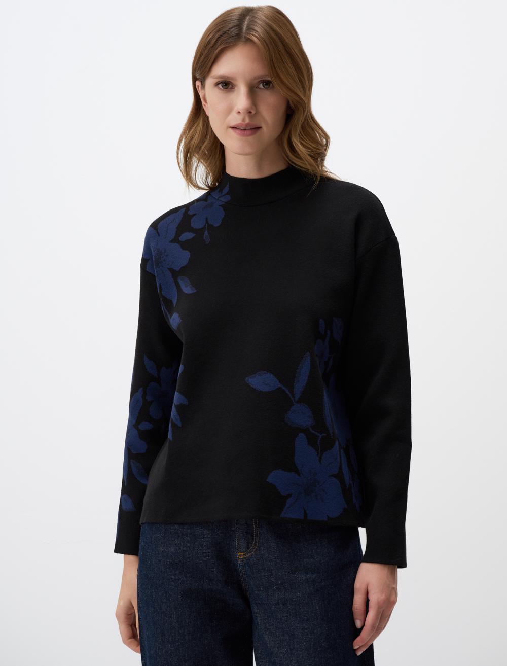 Crew-Neck Floral Patterned Sweater