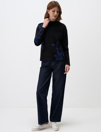 Crew-Neck Floral Patterned Sweater